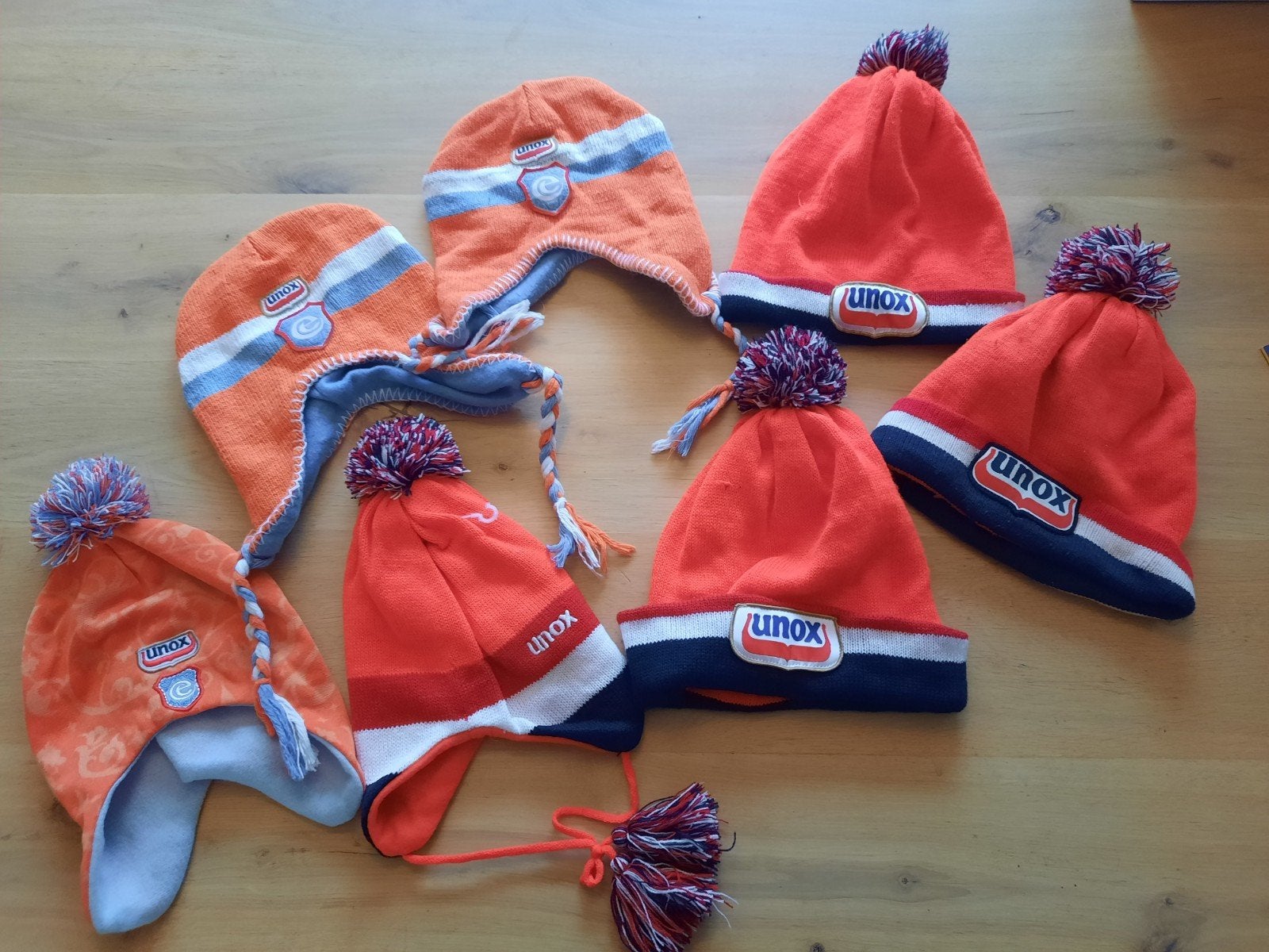 10 diverse oranje Unox/Efteling mutsen - Vintage & modern, Gedragen, Hoed, Unox, Efteling, One size fits all