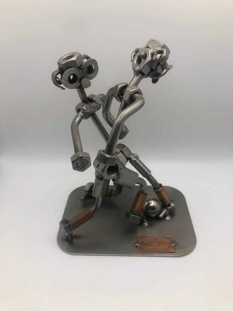 Voetbalduel. Handgemaakt metalen beeldje Steelman24, Ophalen of Verzenden, Zo goed als nieuw, Dier