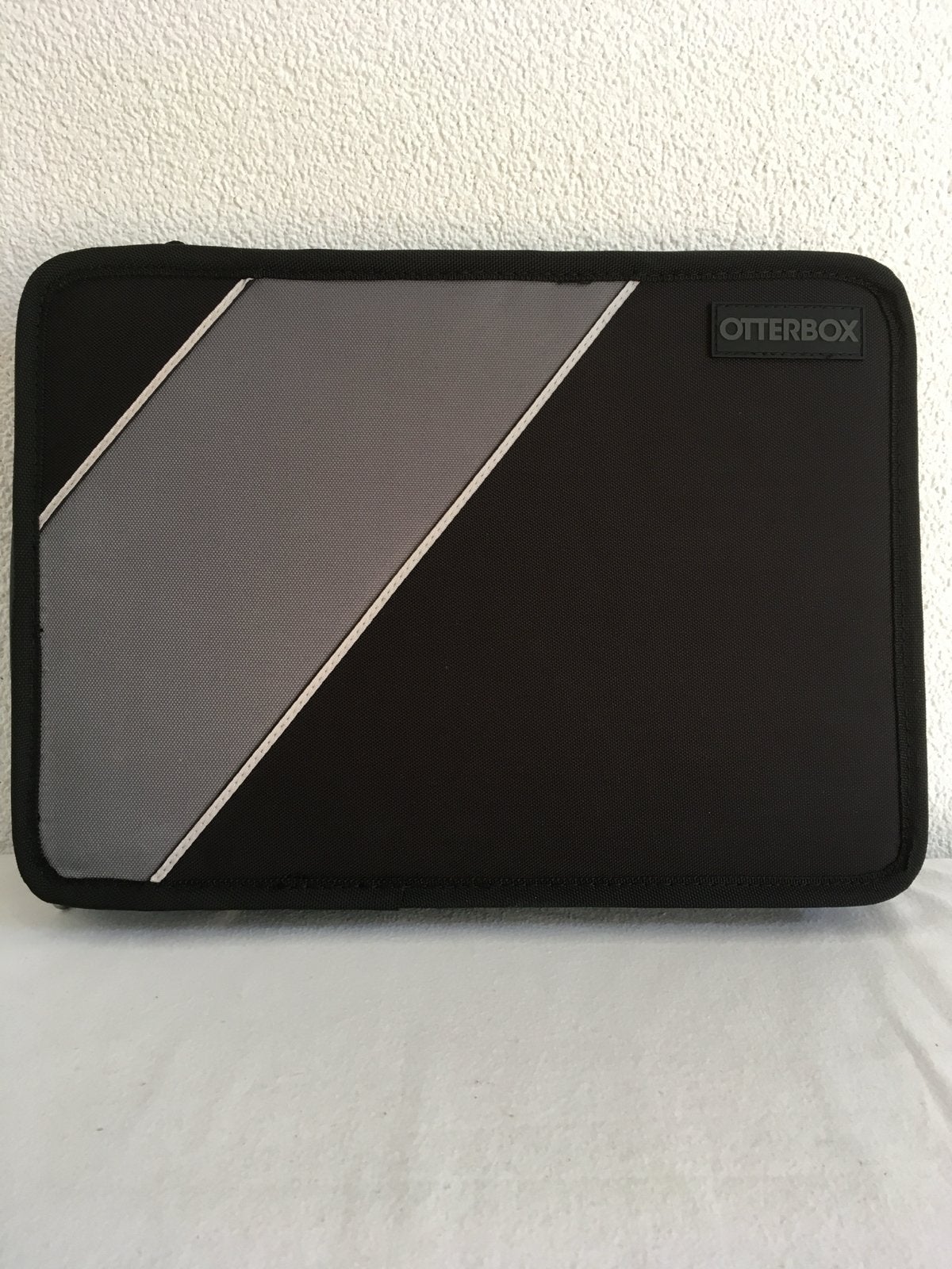 Otterbox Laptop Tas - Zwart/Grijs, Gevoerd laptopvak, 15 inch, Ophalen of Verzenden, Zo goed als nieuw