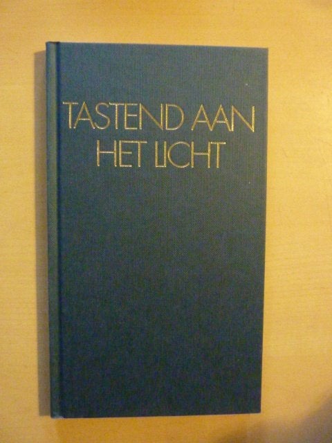 Jos Brink - Tastend aan het licht, Ophalen of Verzenden, Zo goed als nieuw