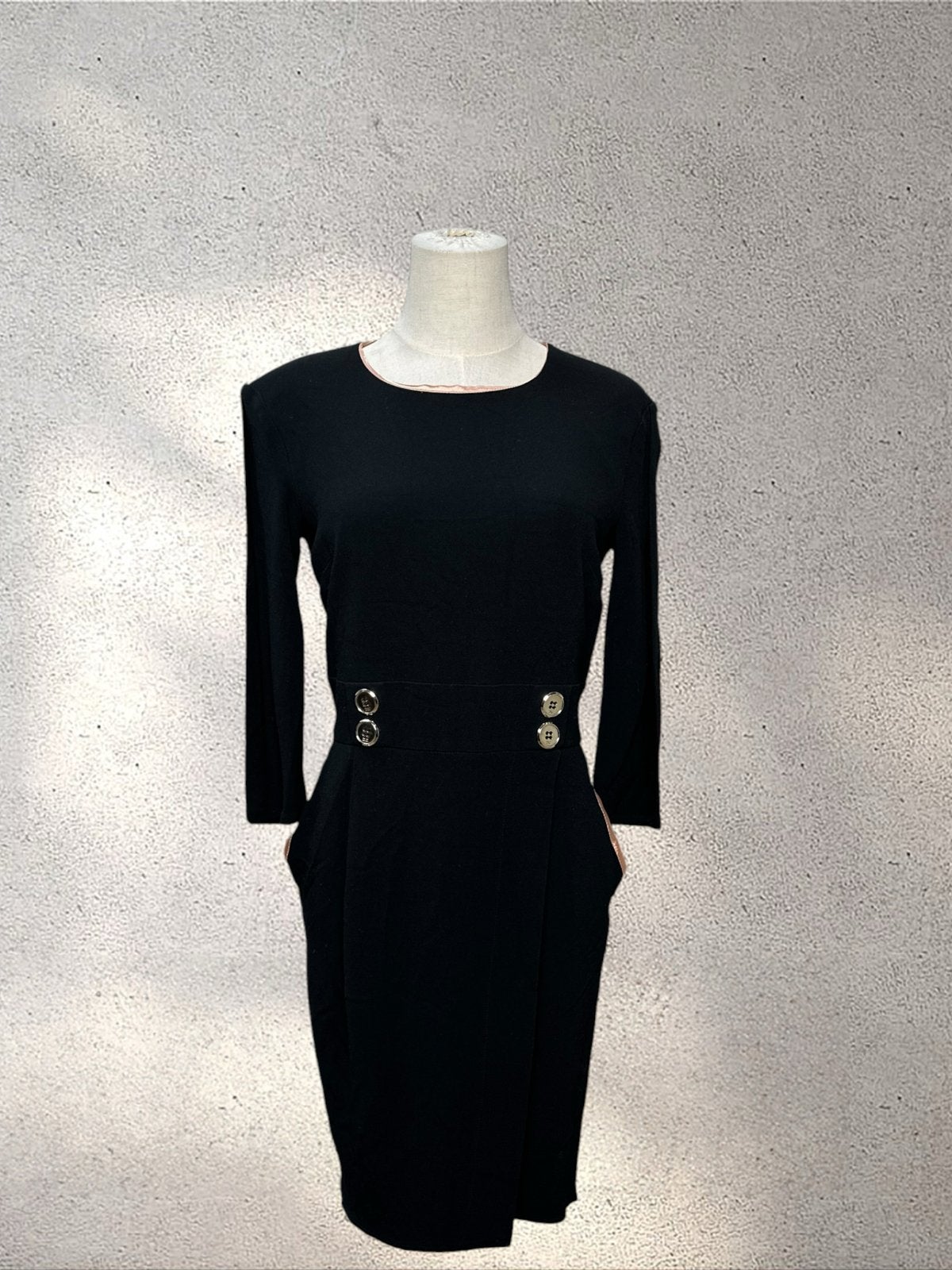 Elisabetta Franchi Zwarte Midi Jurk - IT 46 / EU 42 (L), Kleding | Dames, Zwart, Maat 42/44 (L), Ophalen of Verzenden, Zo goed als nieuw