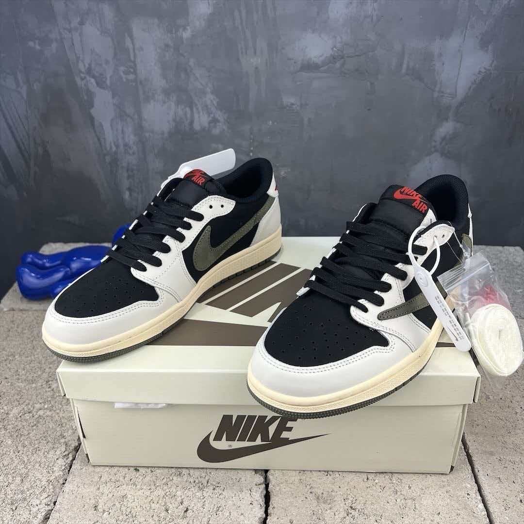 Nike Air Jordan 1 Low OG x Travis Scott, Overige kleuren, Nieuw, Ophalen of Verzenden, Sneakers of Gympen