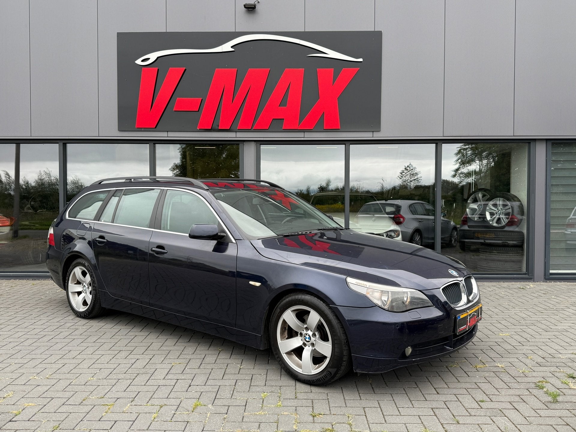 BMW Touring 523i Executive AUT Navi Climate Cruise Trekhaak, Automaat, 2497 cc, Blauw, Parkeersensor