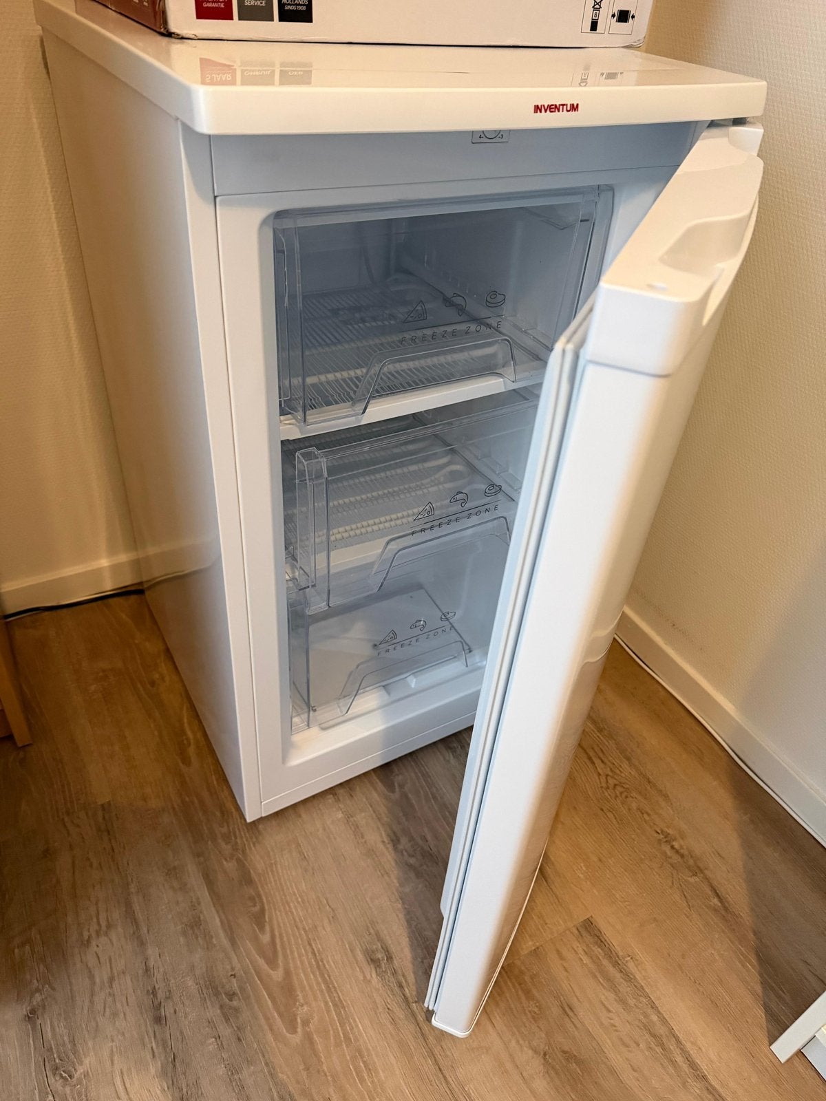 Inventum VR501 tafelmodel vriezer 70 liter, zeer nette staat, Minder dan 85 cm, Minder dan 60 cm, Zo goed als nieuw, Energieklasse A of zuiniger