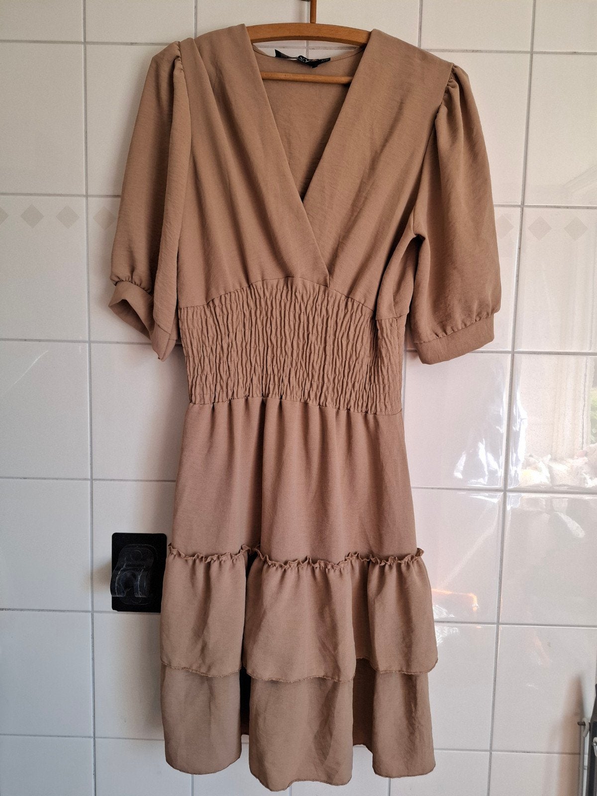 Nieuwe Envy Collection jurk S/M #57, Envy Collection, Beige, Nieuw, Ophalen of Verzenden