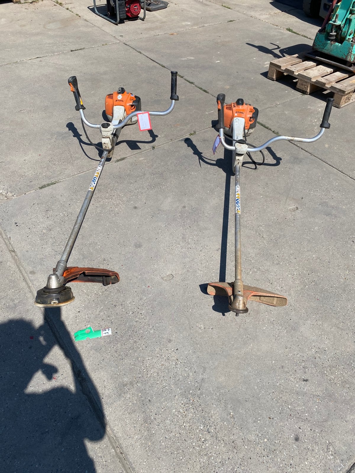 Stihl bosmaaier 2x defect, Ophalen, Gebruikt, 10 tot 30 cm, Benzine