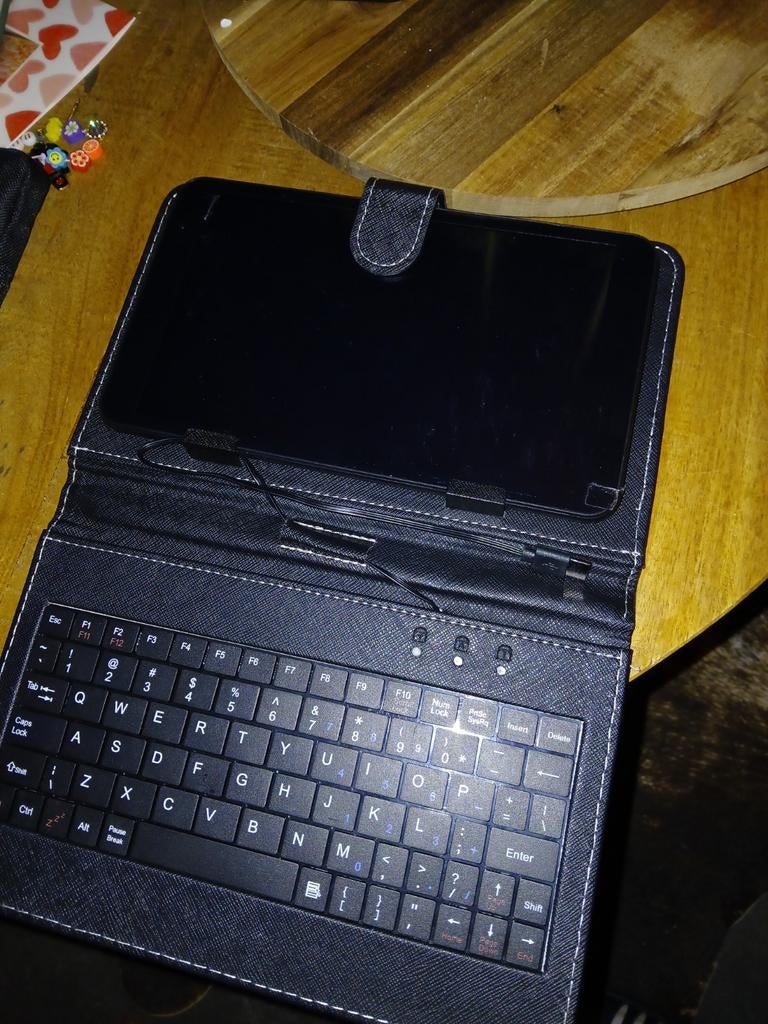 Tablet met toetsenbordhoes, 10 inch, 32 GB, Ophalen of Verzenden, Wi-Fi en Mobiel internet