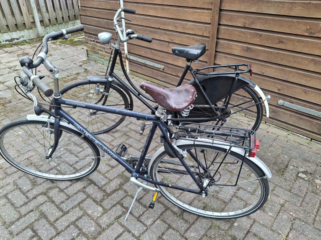 Oma fiets veeno + Herenfiets stationfiets, Fietsen en Brommers, Fietsen | Oldtimers, Ophalen