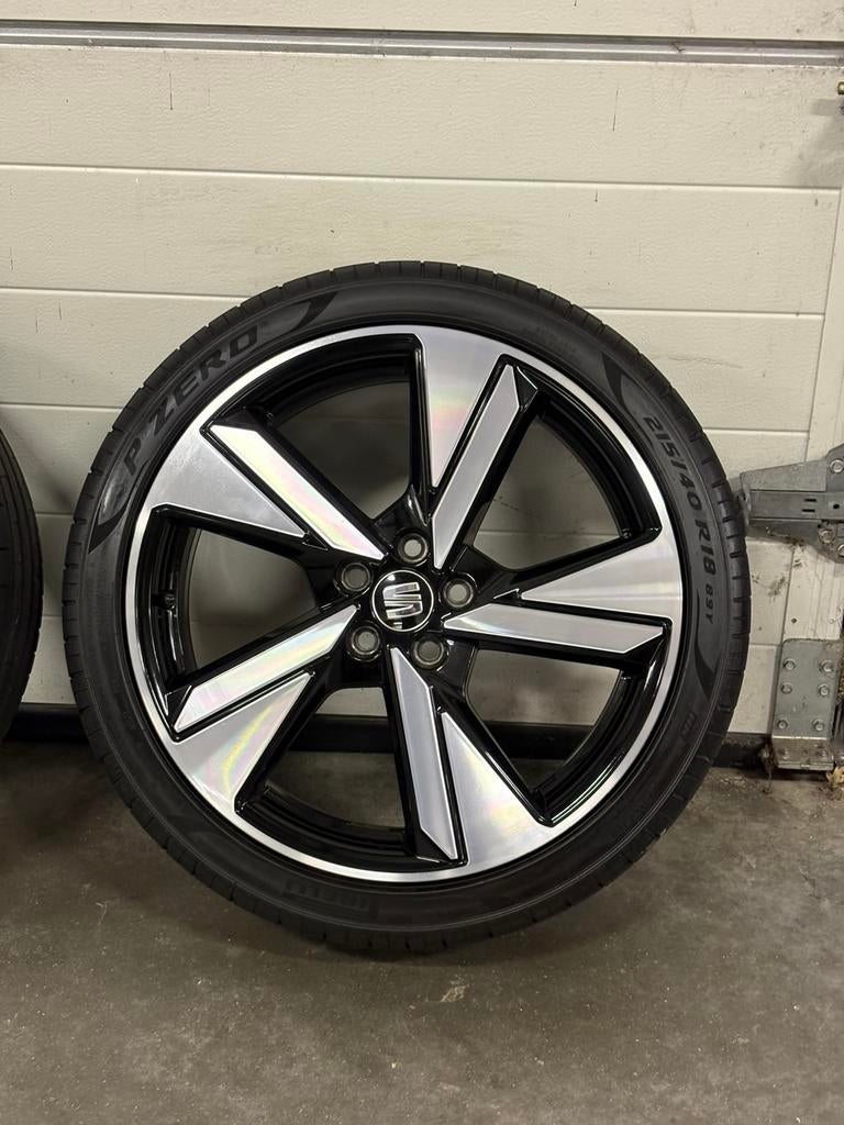 Seat Ibiza 6F FR 18 inch ZGAN velgen met Pirelli zomerbanden, 18 inch, Banden en Velgen, Ophalen of Verzenden, SEAT, S.A.