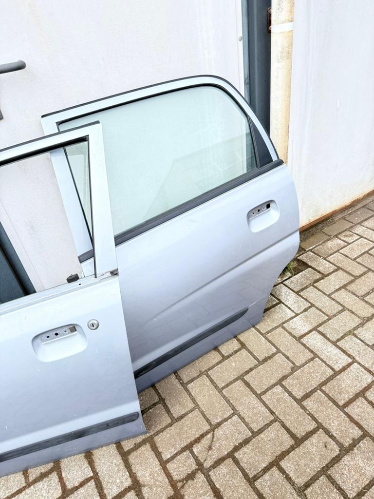 Suzuki Alto 2004 deuren, Auto-onderdelen, Carrosserie en Plaatwerk, Ophalen, Links, Suzuki, Deur