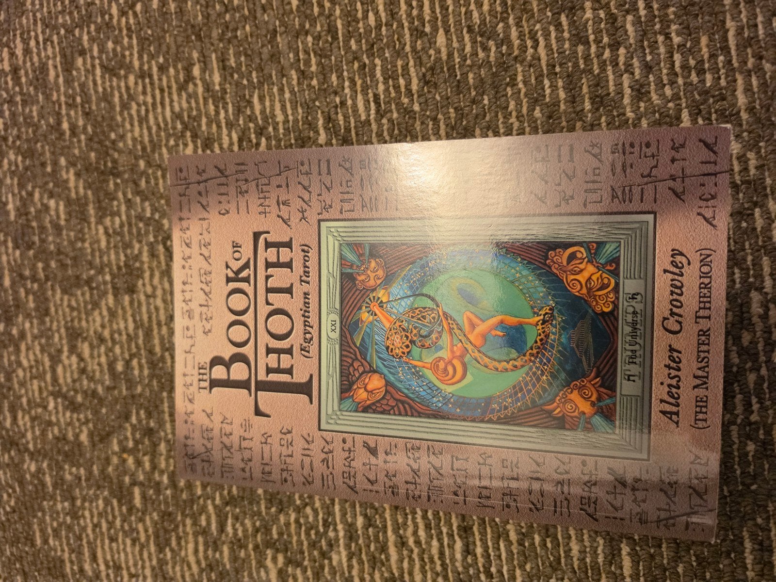 The Book of Thoth (Egyptian Tarot) - Aleister Crowley, Ophalen of Verzenden, Zo goed als nieuw, Overige onderwerpen