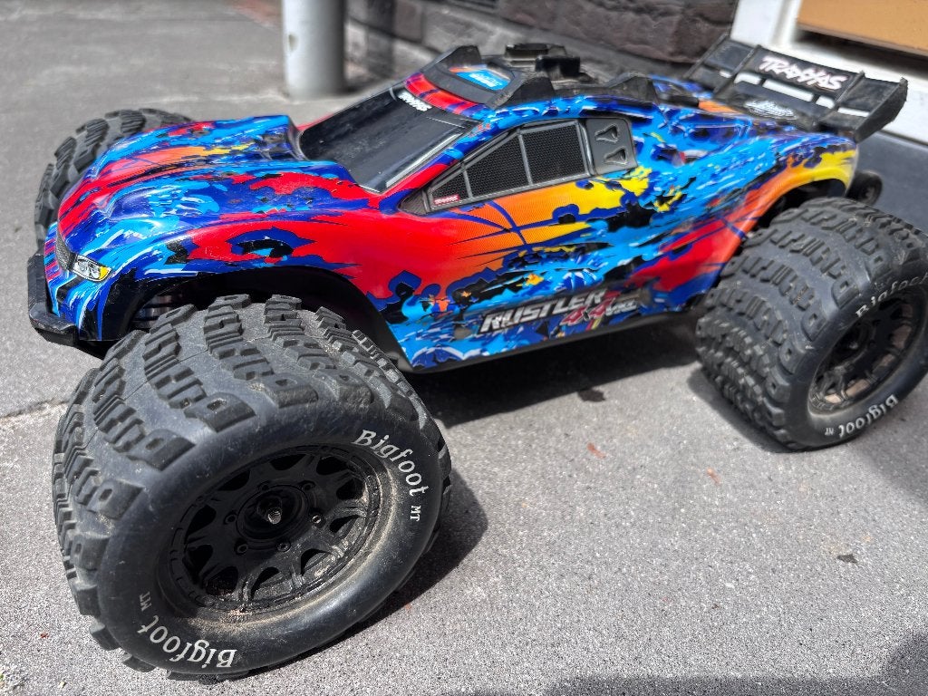 Traxxas Rustler 4x4 VXL + 2x LIPO - motor defect, Gebruikt, Auto offroad, Schaal 1:10, Ophalen