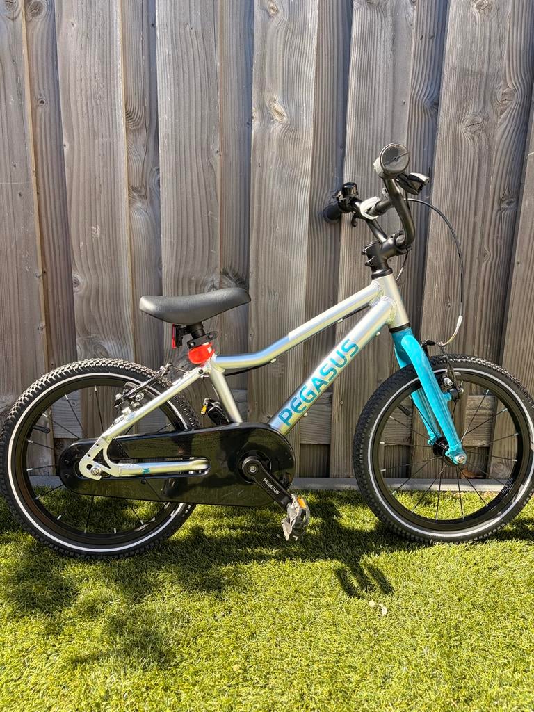 Pegasus Kinderfiets 16 inch - Zo goed als nieuw, Ophalen, Zo goed als nieuw, Velgrem, 16 tot 20 inch