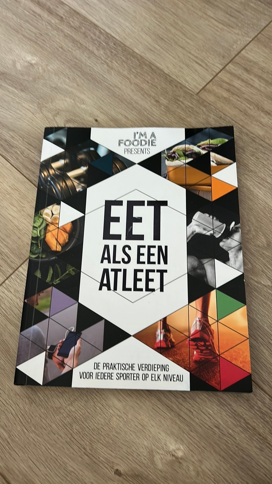 Sarai Pannekoek - Eet als een atleet, Boeken, Italië, Ophalen of Verzenden, Zo goed als nieuw, Sarai Pannekoek; Titia van der Stelt; Vera Wisse