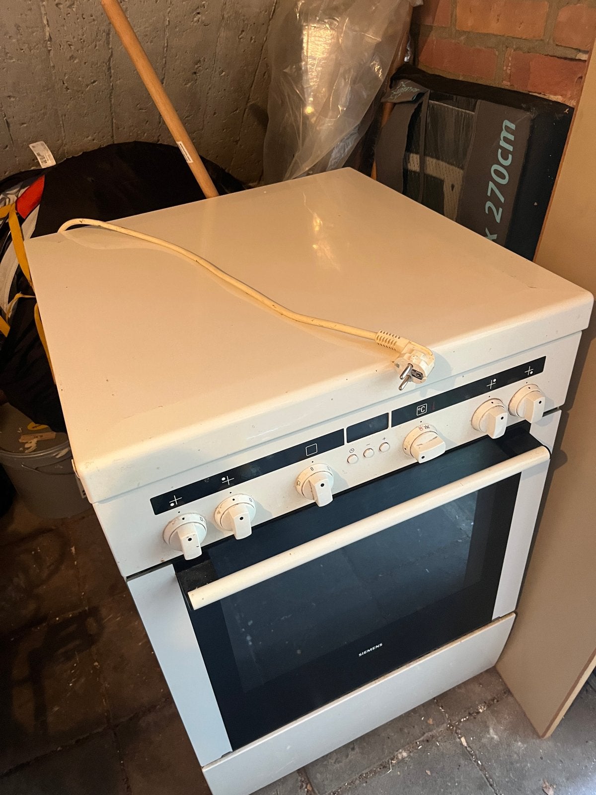 Gratis Siemens Vrijstaand Gasfornuis met Oven, Witgoed en Apparatuur, Fornuizen, Ophalen, Gebruikt, 60 cm of meer, 4 kookzones