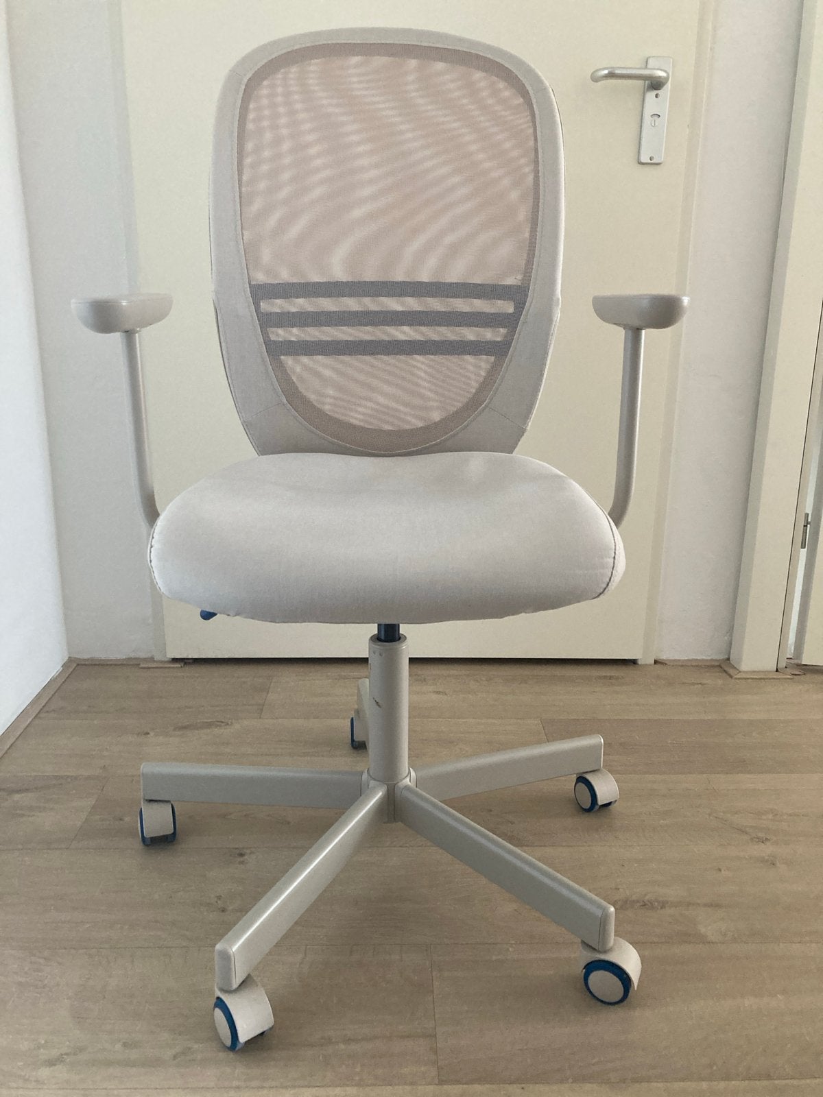 IKEA FLINTAN bureaustoel met armleuningen beige, Ophalen of Verzenden, Gebruikt, Grijs, Bureaustoel
