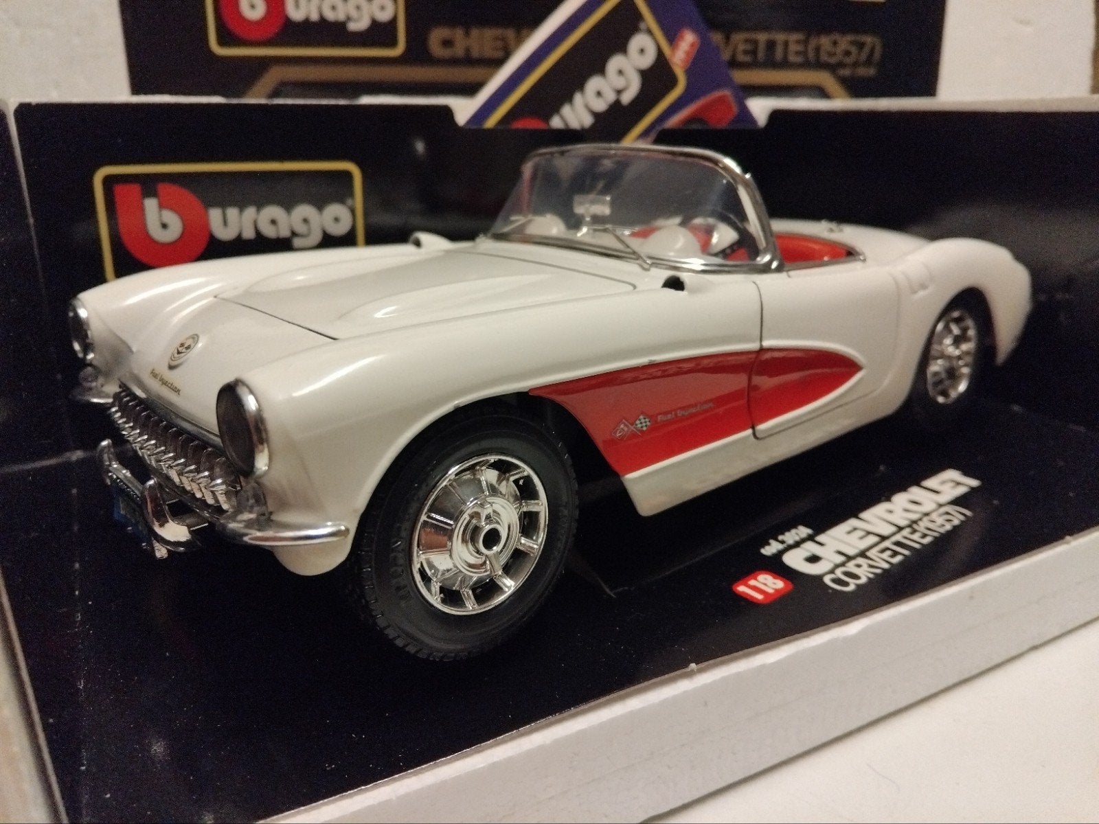 Chevrolet Corvette C1 cremewit Bburago metal 1:18 KRD, Ophalen of Verzenden, Zo goed als nieuw, Auto, Overige merken