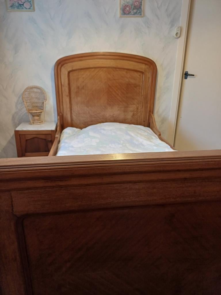 Antiek houten eenpersoonsbed, Antiek en Kunst, Antiek | Meubels | Bedden, Ophalen of Verzenden