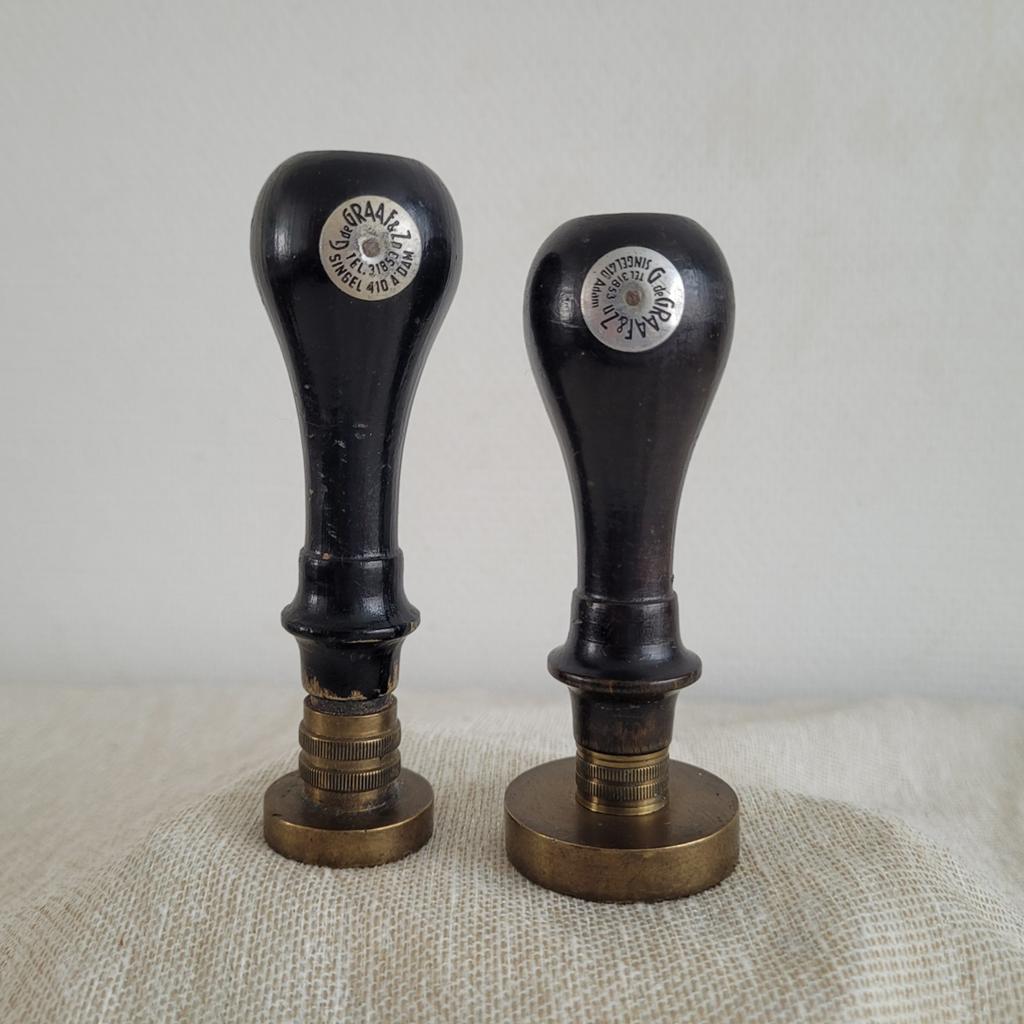 G de Graaf & Zn . 2 antieke lakstempels, Antiek en Kunst, Curiosa en Brocante, Ophalen of Verzenden