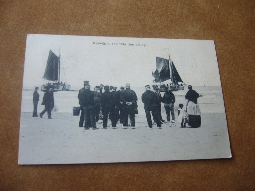 KATWIJK AAN ZEE  = NA DEN AFSLAG MET BOMSCHUITEN  BRIEFKAART, Ophalen of Verzenden, Voor 1920, Gelopen, Zuid-Holland