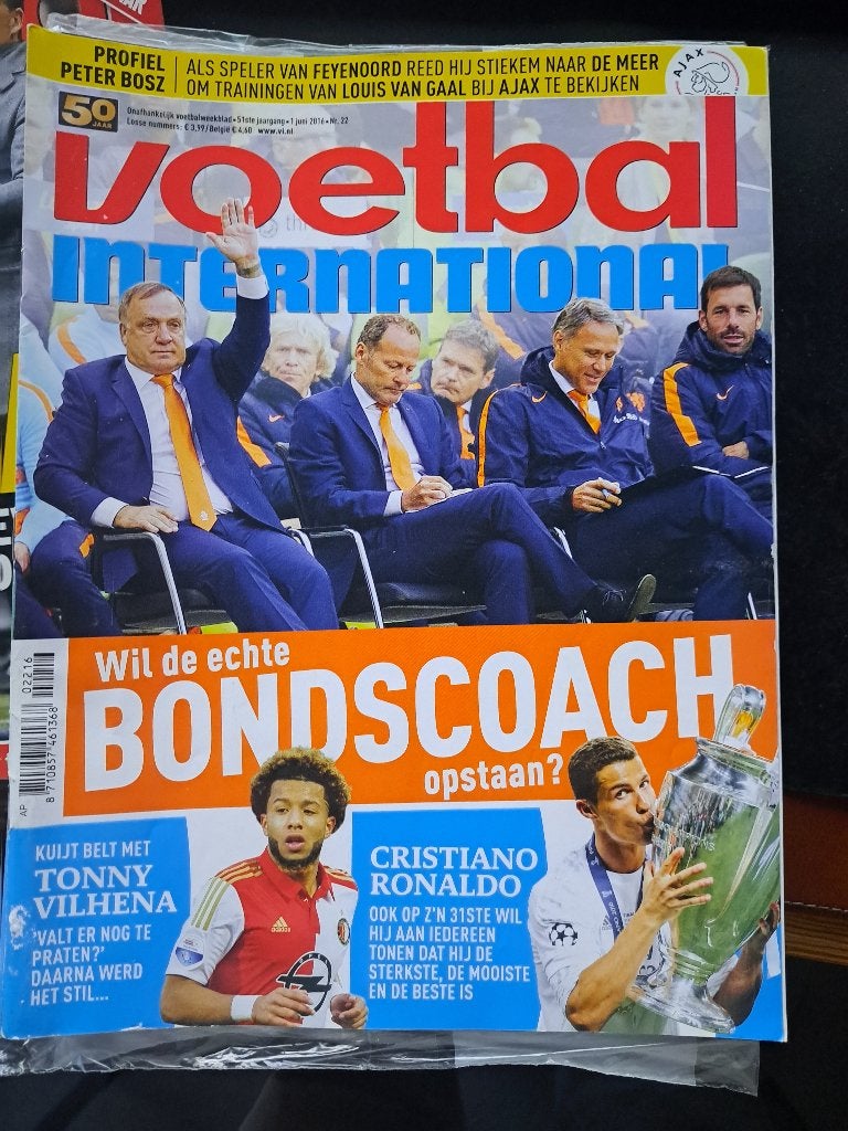 Voetbal international diverse edities, Ophalen of Verzenden, Zo goed als nieuw, Sport en Vrije tijd