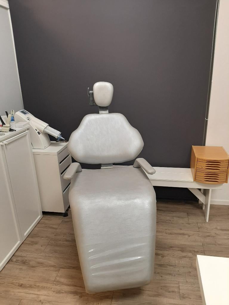 behandelstoel tandprothetiek, Ophalen, Gebruikt, Mondverzorging