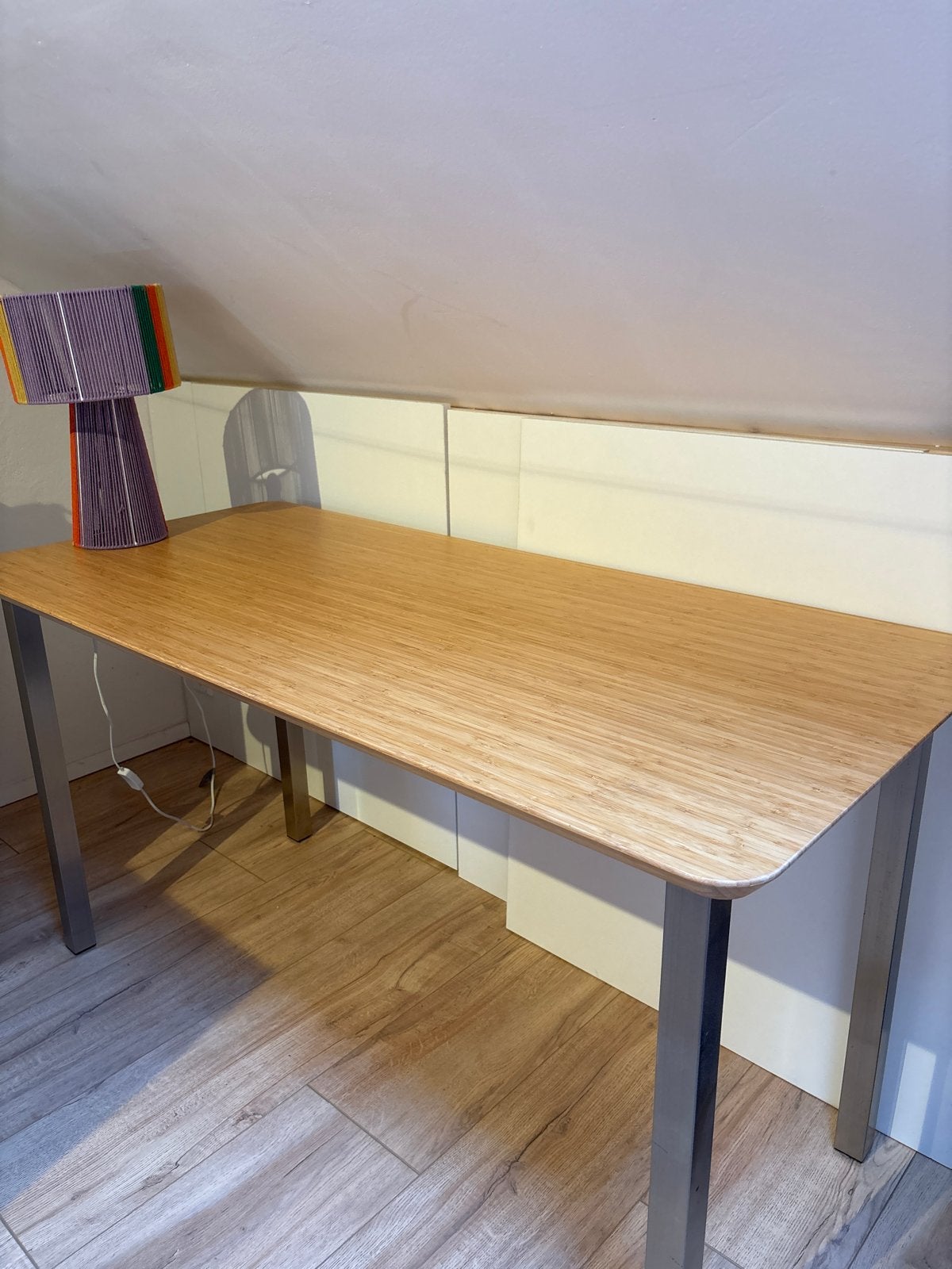 IKEA Hilver bureau/tafel met bamboe blad en metalen poten, Ophalen, 100 tot 150 cm, Tot twee personen, 50 tot 100 cm