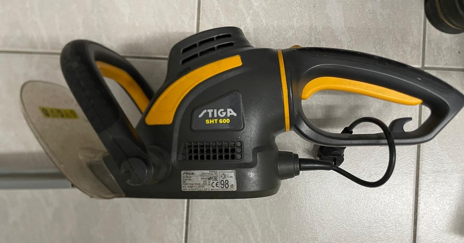 Stiga SHT 600 Elektrische Heggenschaar, Tuin en Terras, Ophalen of Verzenden, Gebruikt, Elektrisch