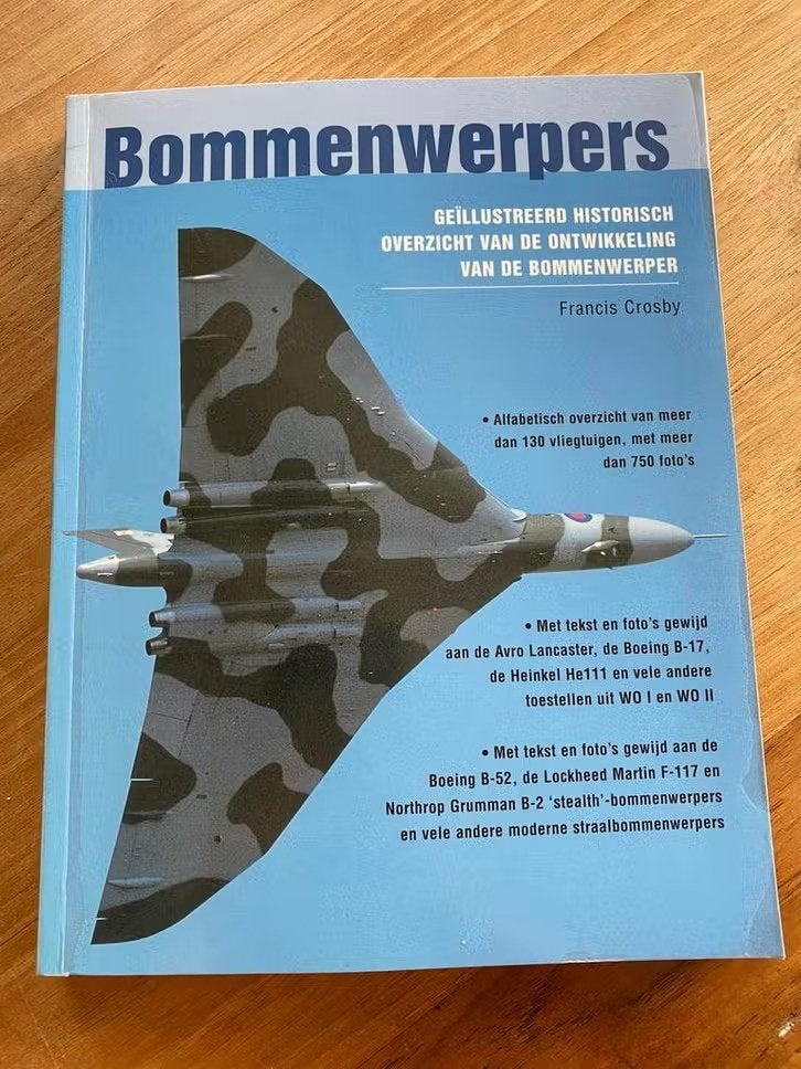 Bommenwerpers - Francis Crosby, Ophalen of Verzenden, Gebruikt, Boek of Tijdschrift