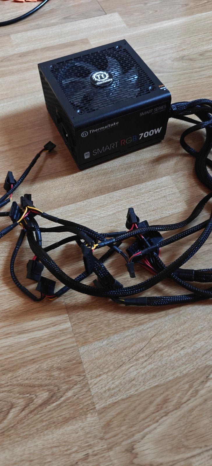 Thermaltake Smart RGB 700W Voeding voor Budget Game-PC, Computers en Software, Ophalen of Verzenden, Gebruikt