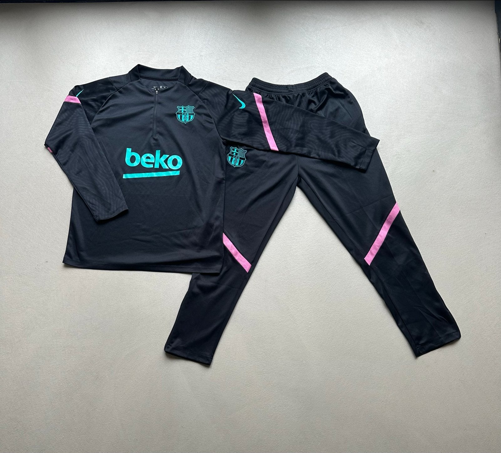 Nike FC Barcelona Trainingspak - Maat M, Zwart, Zo goed als nieuw, Voetbal, Verzenden