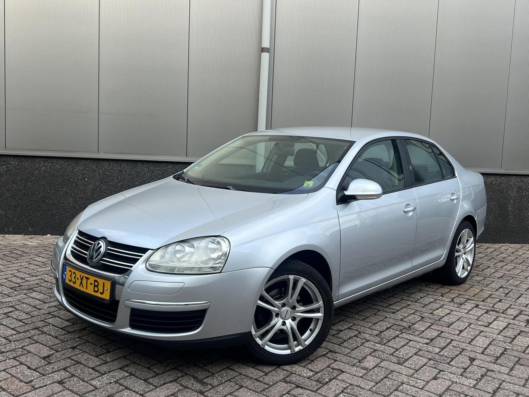 Volkswagen Jetta 1.6 Trendline Climate Cruise Trekhaak NAP, Auto's, Voorwielaandrijving, Gebruikt, 4 cilinders, Handgeschakeld