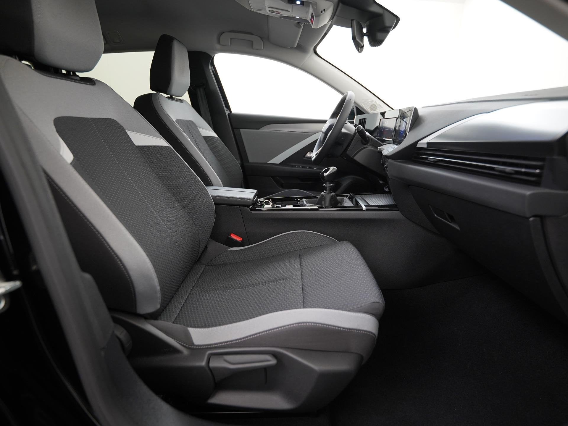 Opel Astra Sports Tourer 1.2 Turbo Business Edition | AGR-st, Voorwielaandrijving, 12 maanden, Stof, 1199 cc