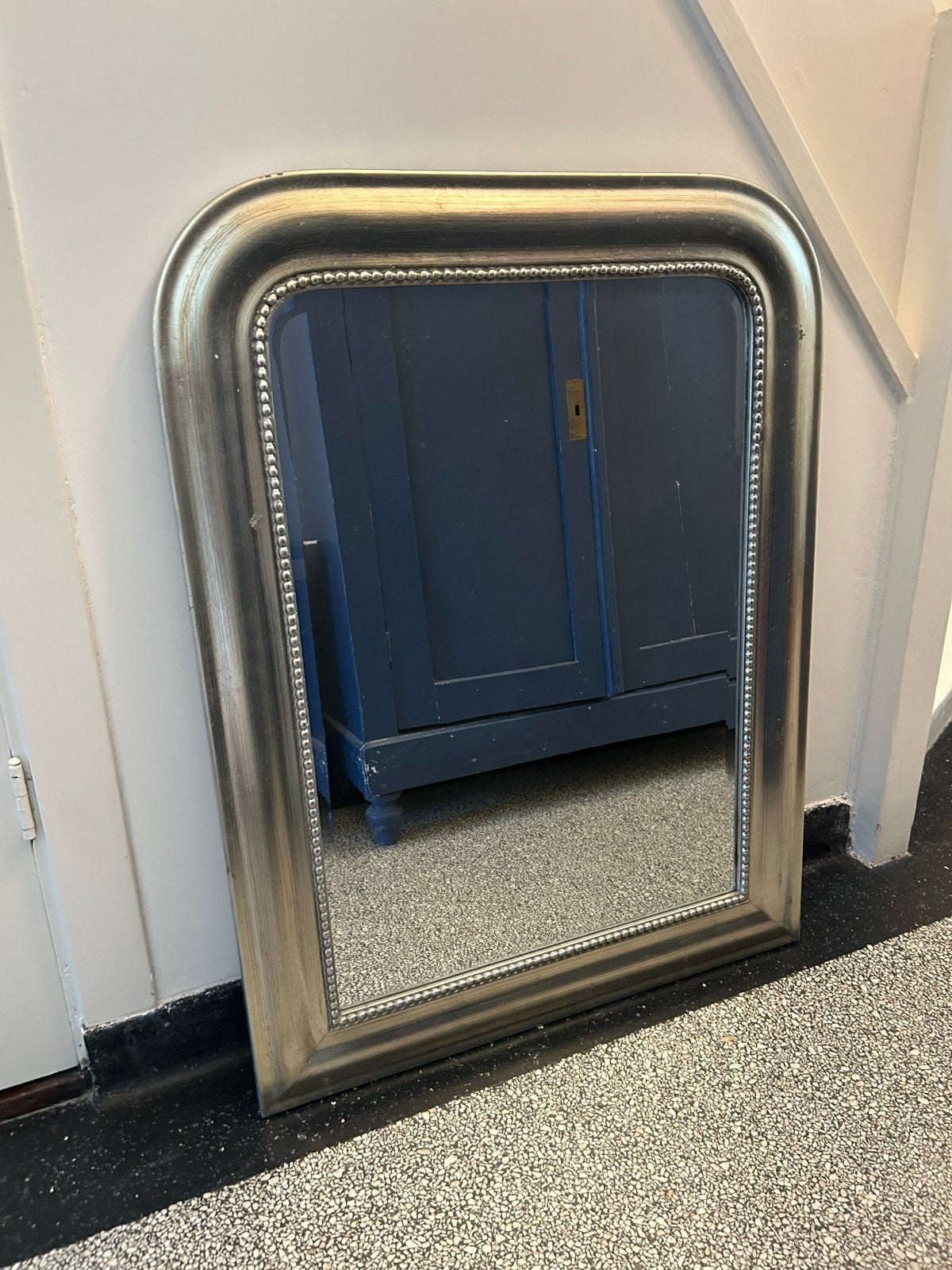 Spiegel met afgeronde hoek, goudkleur houten rand  87x67, Huis en Inrichting, Ophalen, Gebruikt, Minder dan 100 cm, Rechthoekig