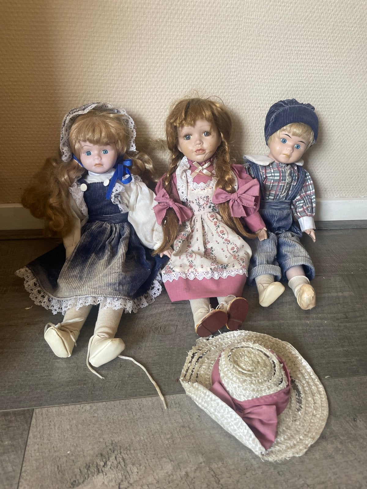 Set van 3 Vintage Porseleinen Poppen met Kleding, Ophalen of Verzenden, Gebruikt, Pop