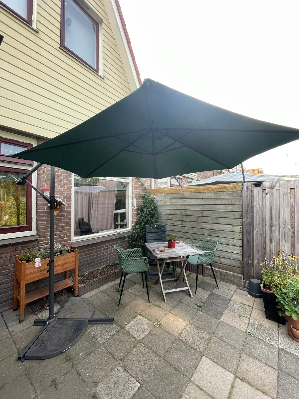 Zweefparasol groen met voet 1 jaar oud, Ophalen, Zo goed als nieuw, 2 tot 3 meter, Zweefparasol