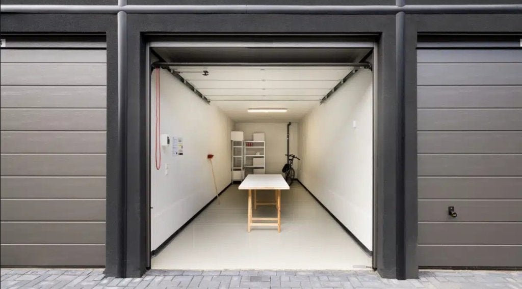 Garagebox - bedrijfsruimte - 21m2 - Venlo - Begane grond