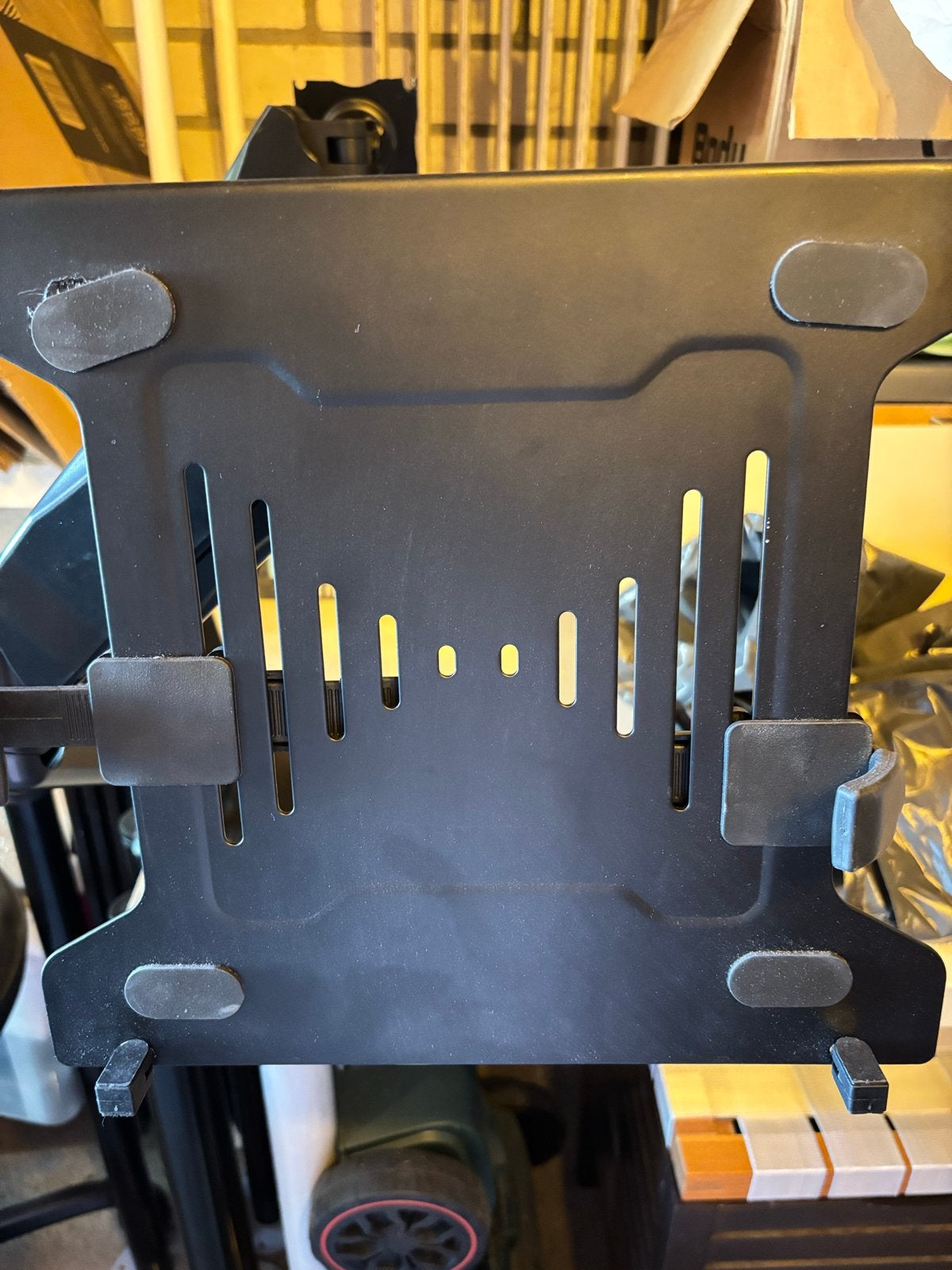 Dubbele Scherm Arm met Laptop Houder voor Bureau, Ophalen, Gebruikt