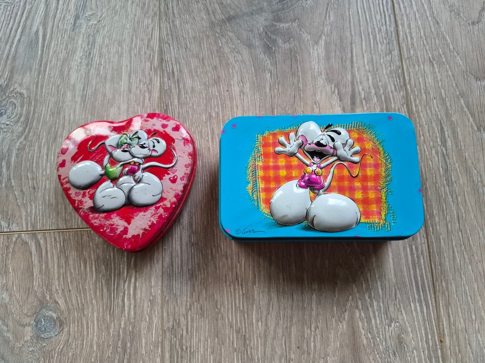Twee leuke Diddl blikjes. Hart en rechthoekig., Verzamelen, Diddl, Ophalen of Verzenden, Verschillende figuren, Zo goed als nieuw