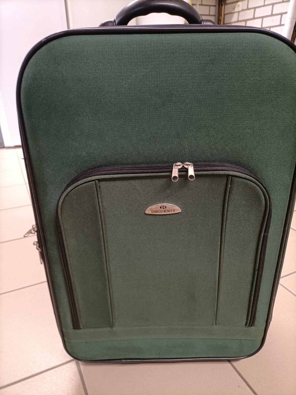Reiskoffer.   Enrico Benetti, Sieraden, Tassen en Uiterlijk, Overige materialen, Nieuw, 35 tot 45 cm, Wieltjes