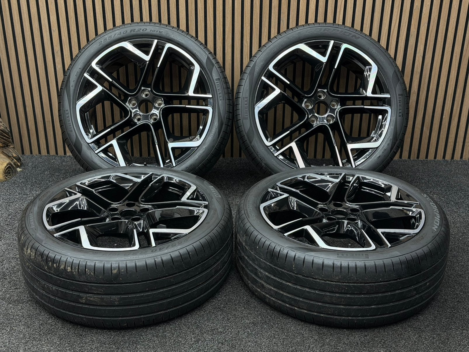 ZGAN! Originele 20 inch VW Tiguan Tayron York 5x112 Pirelli, Auto-onderdelen, Banden en Velgen, Ophalen, 255 mm, ., Banden en Velgen