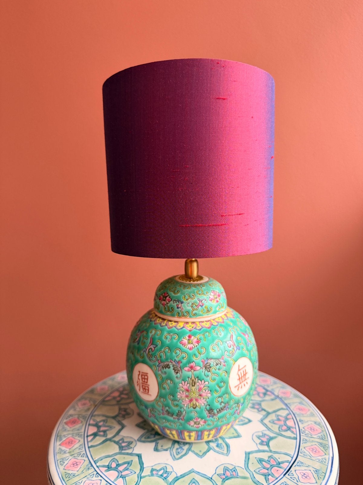Turquoise gemberpot-lamp met roze zijden lampenkap dia 15, Vintage, Nieuw, Sfeerlamp, Roze