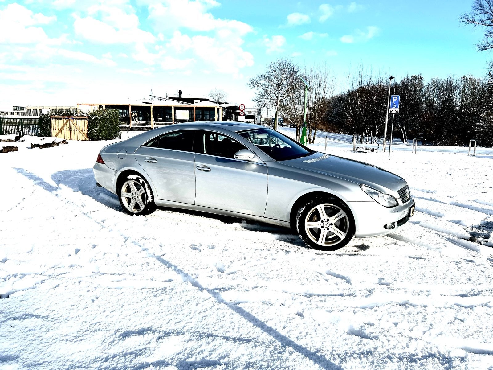 Mercedes-Benz Mercedes CLS500 2005 Grijs, Auto's, Mercedes-Benz, 4 stoelen, Particulier, 4966 cc, 1710 kg