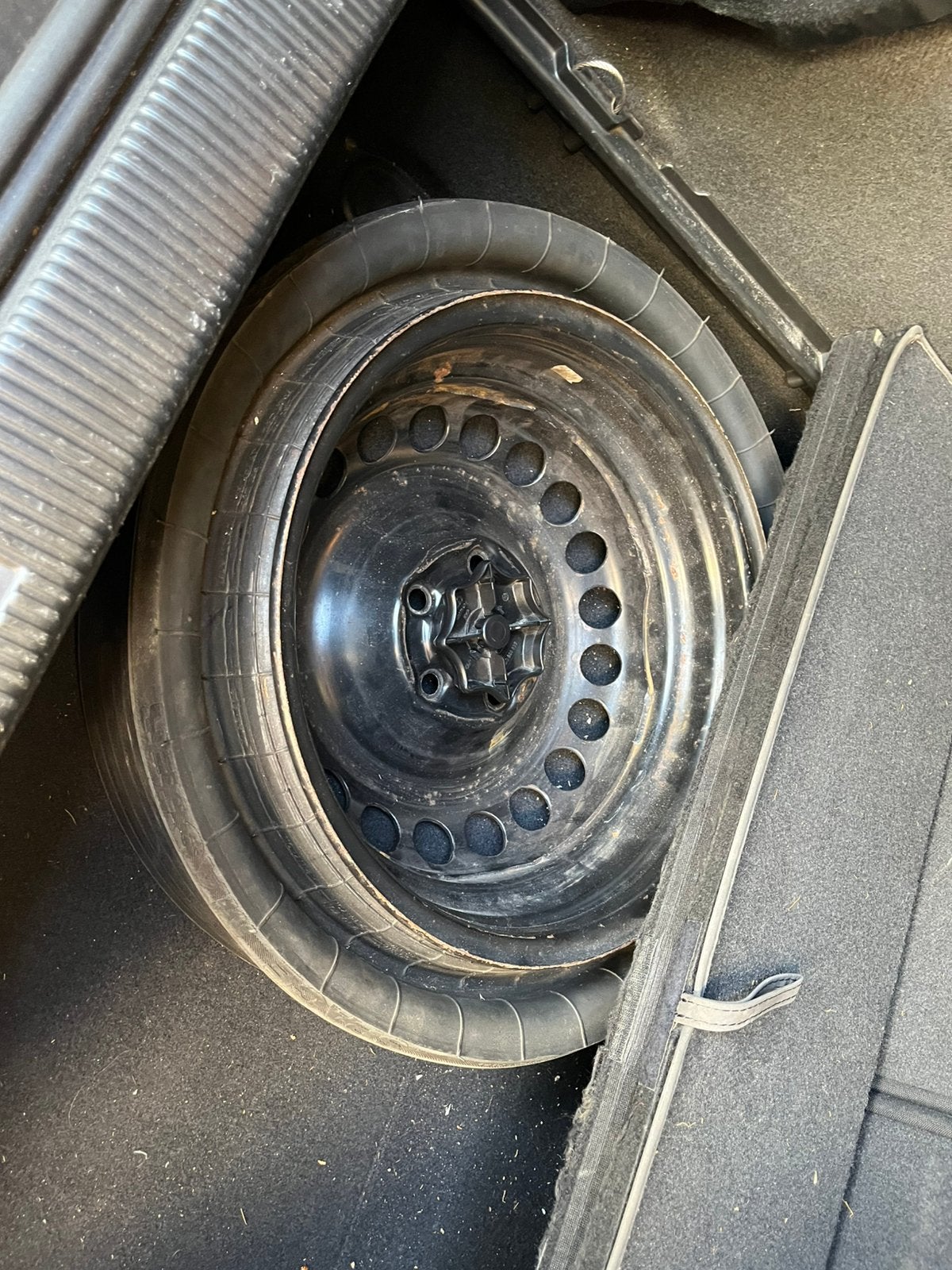 Audi A2 8ZO spacesaver reservewiel beugel, Auto-onderdelen, Ophalen of Verzenden, Gebruikt, Audi
