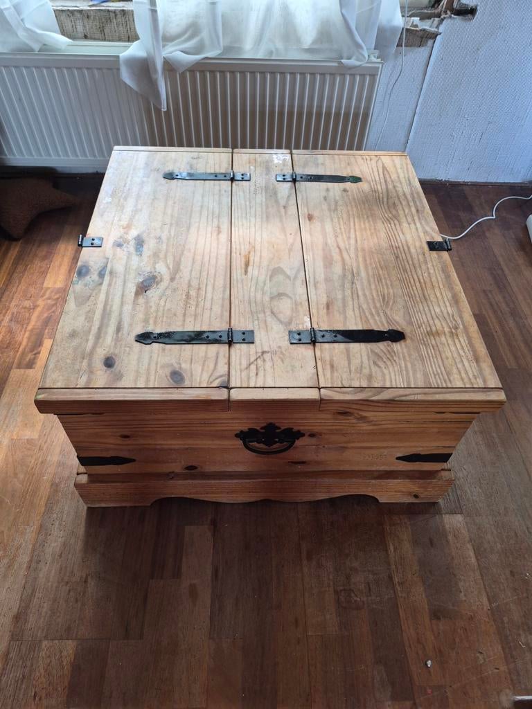 Houten kist met metalen beslag, Ophalen, Gebruikt, Hout, Houtkachel