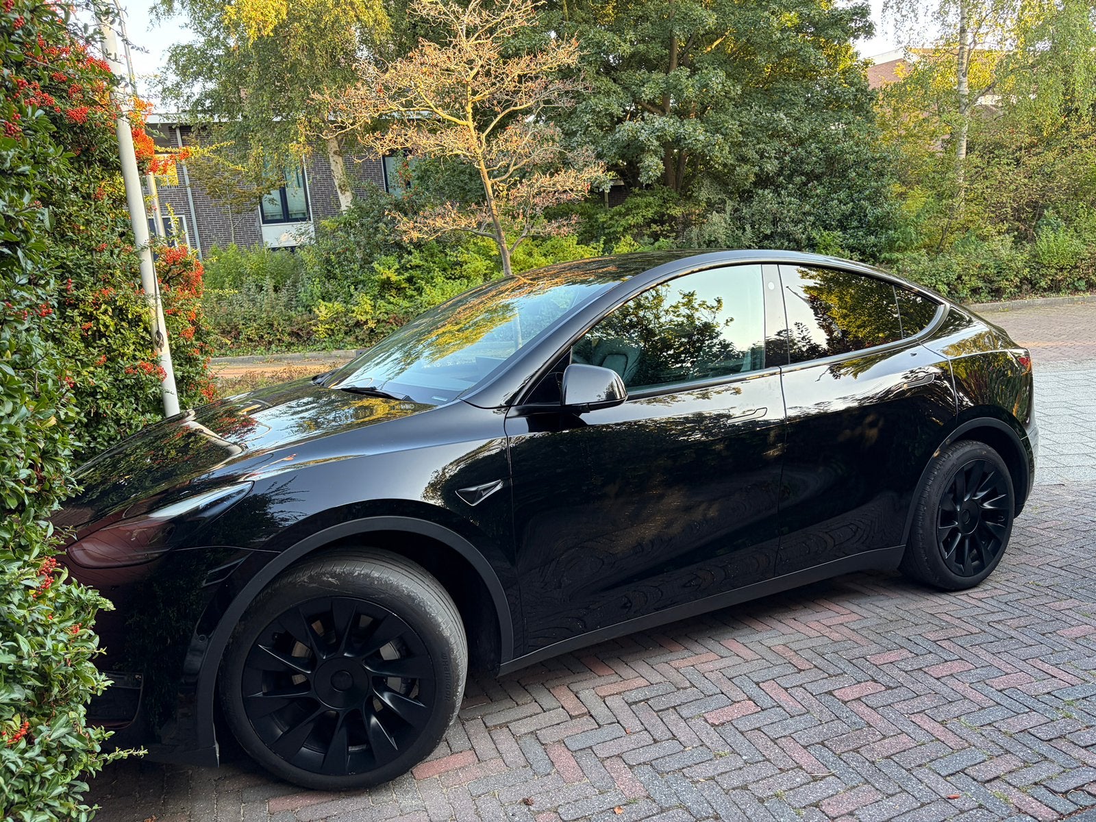 Tesla Model Y 3/2022 Zwart, Auto's, Automaat, Zwart, Elektrisch, Vierwielaandrijving