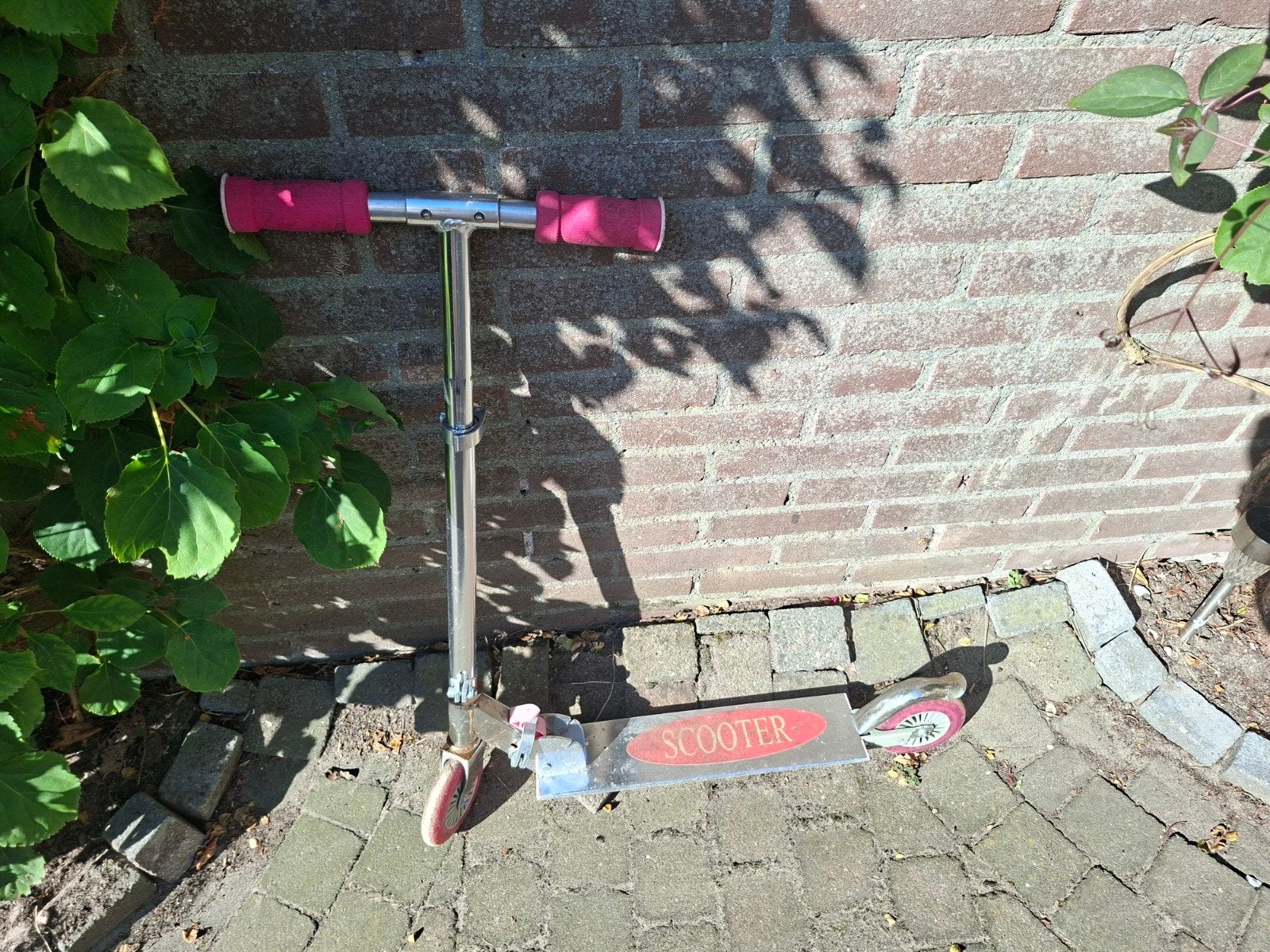 Gebruikte step met roze handvatten, Fietsen en Brommers, Ophalen, Gebruikt, Gewone step, Scooter