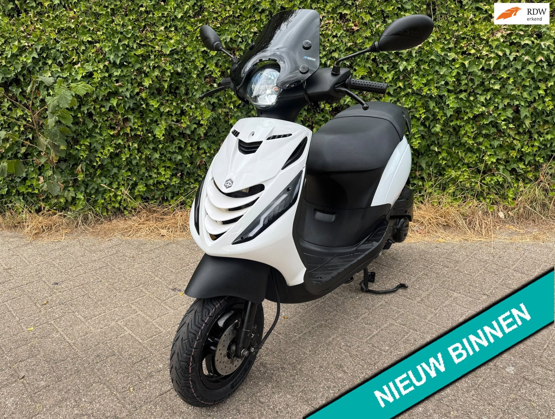 Piaggio Zip SP 45 km White/Black Alpha LED BETAAL met in3, Gebruikt, Zip, P, Info@piaggio.nl