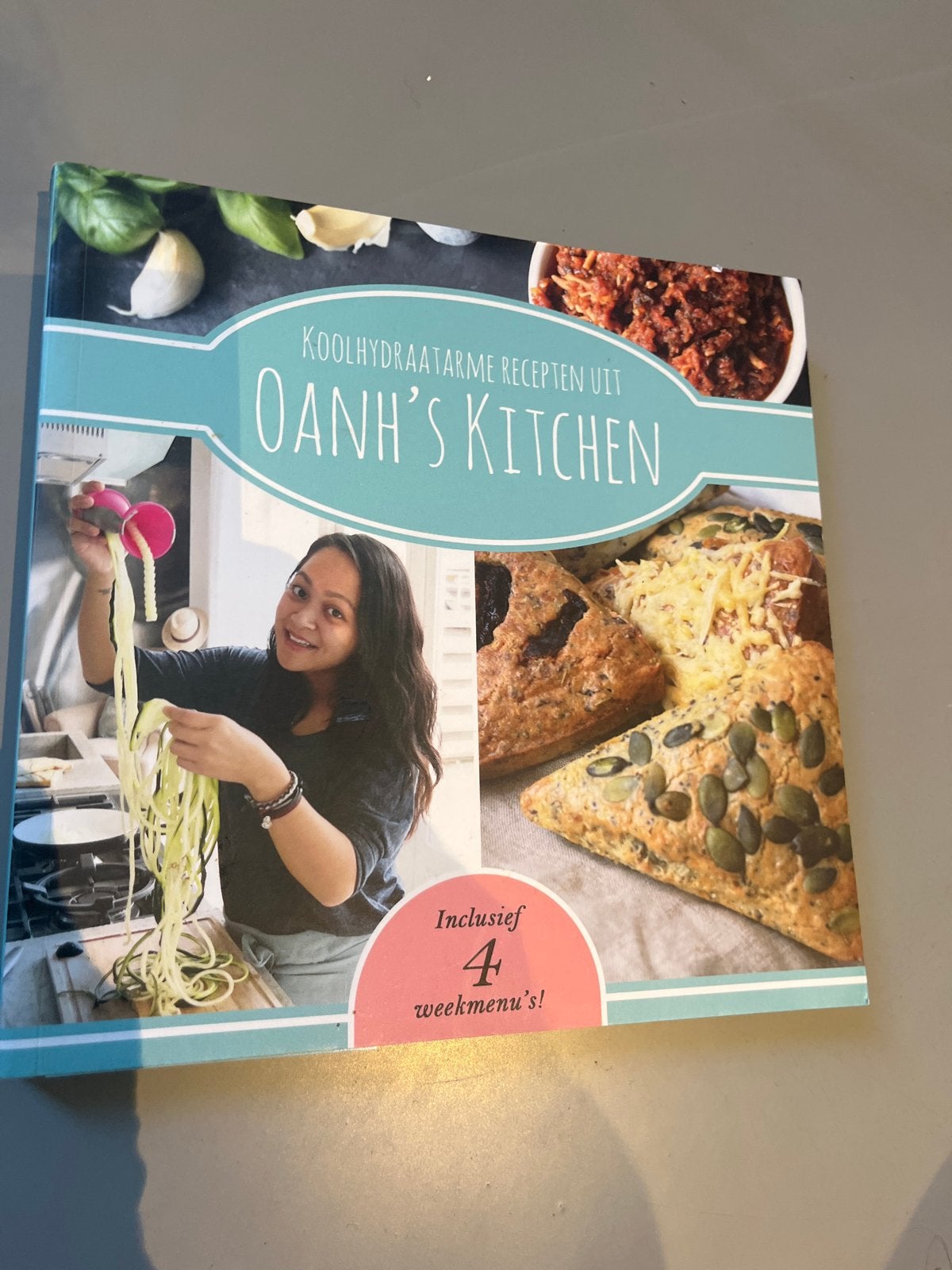 Koolhydraatarme recepten uit Oanh's Kitchen, Boeken, Kookboeken, Overige typen, Ophalen of Verzenden, Zo goed als nieuw, Gezond koken