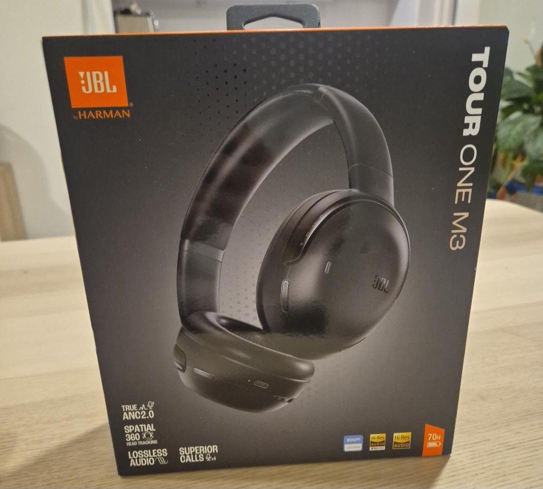 JBL Tour One M3 – Zwart – Nieuw & ongebruikt